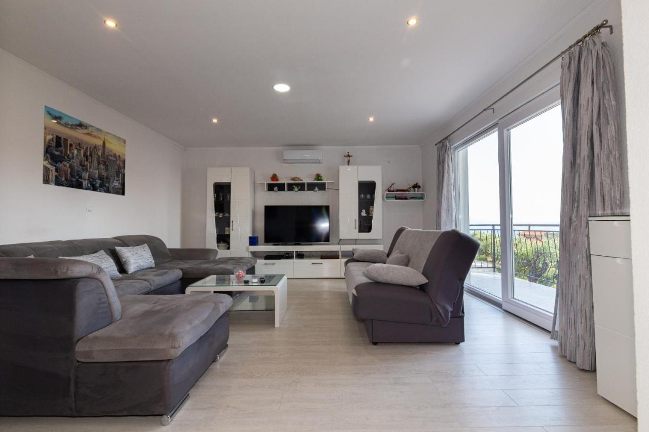 מאקרסקה Navis Sea View Apartment With Pool מראה חיצוני תמונה