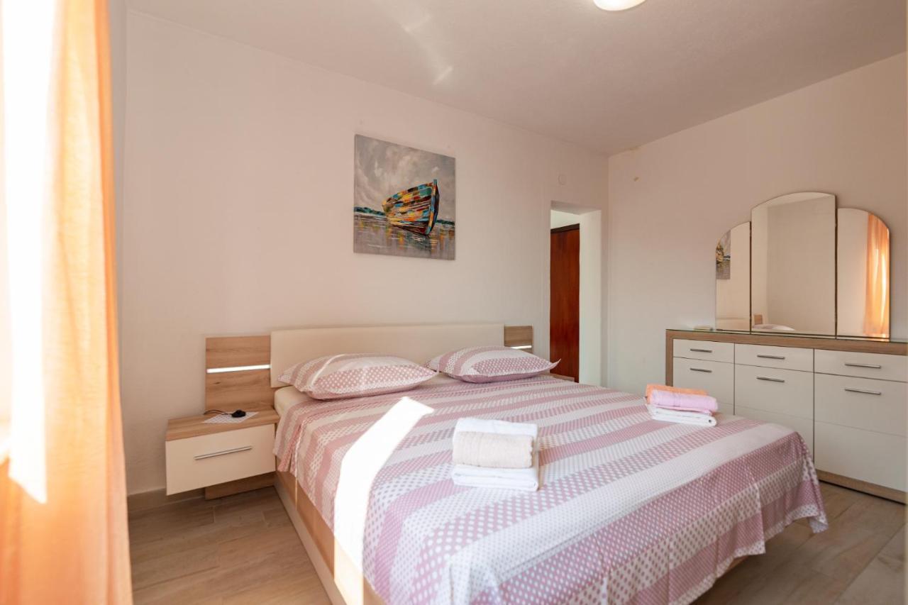 מאקרסקה Navis Sea View Apartment With Pool מראה חיצוני תמונה