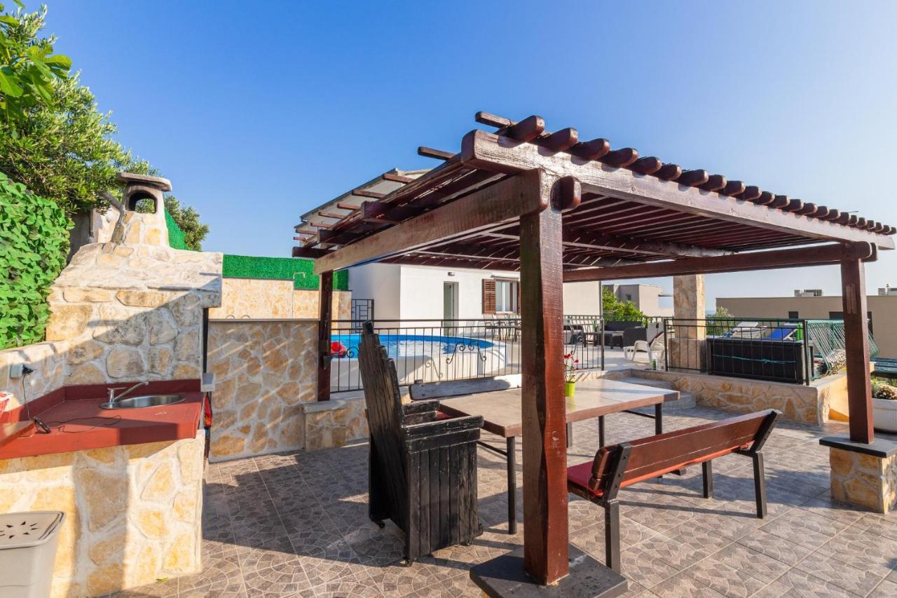מאקרסקה Navis Sea View Apartment With Pool מראה חיצוני תמונה