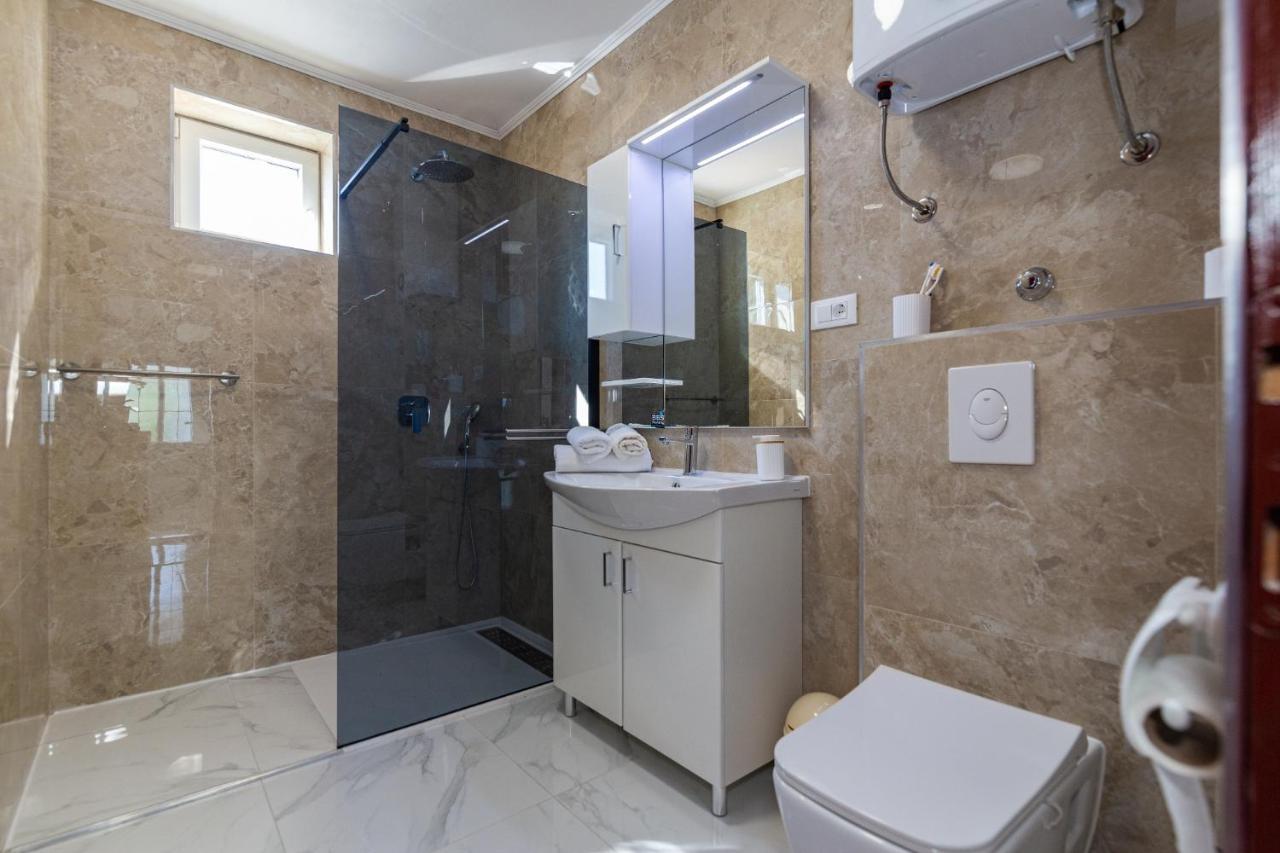 מאקרסקה Navis Sea View Apartment With Pool מראה חיצוני תמונה